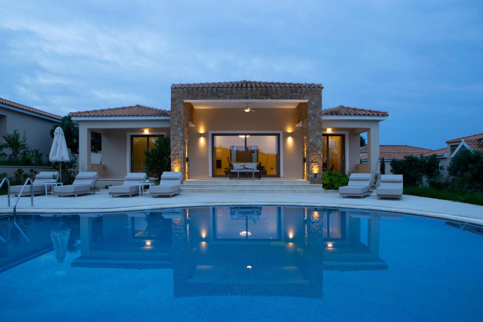 Ajul Luxury Hotel & Spa Resort, A Registry Collection Hotel อาเกีย ปาราสเควิ ภายนอก รูปภาพ