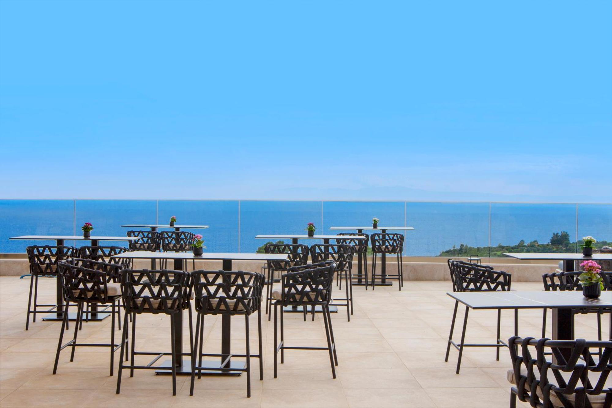 Ajul Luxury Hotel & Spa Resort, A Registry Collection Hotel อาเกีย ปาราสเควิ ภายนอก รูปภาพ