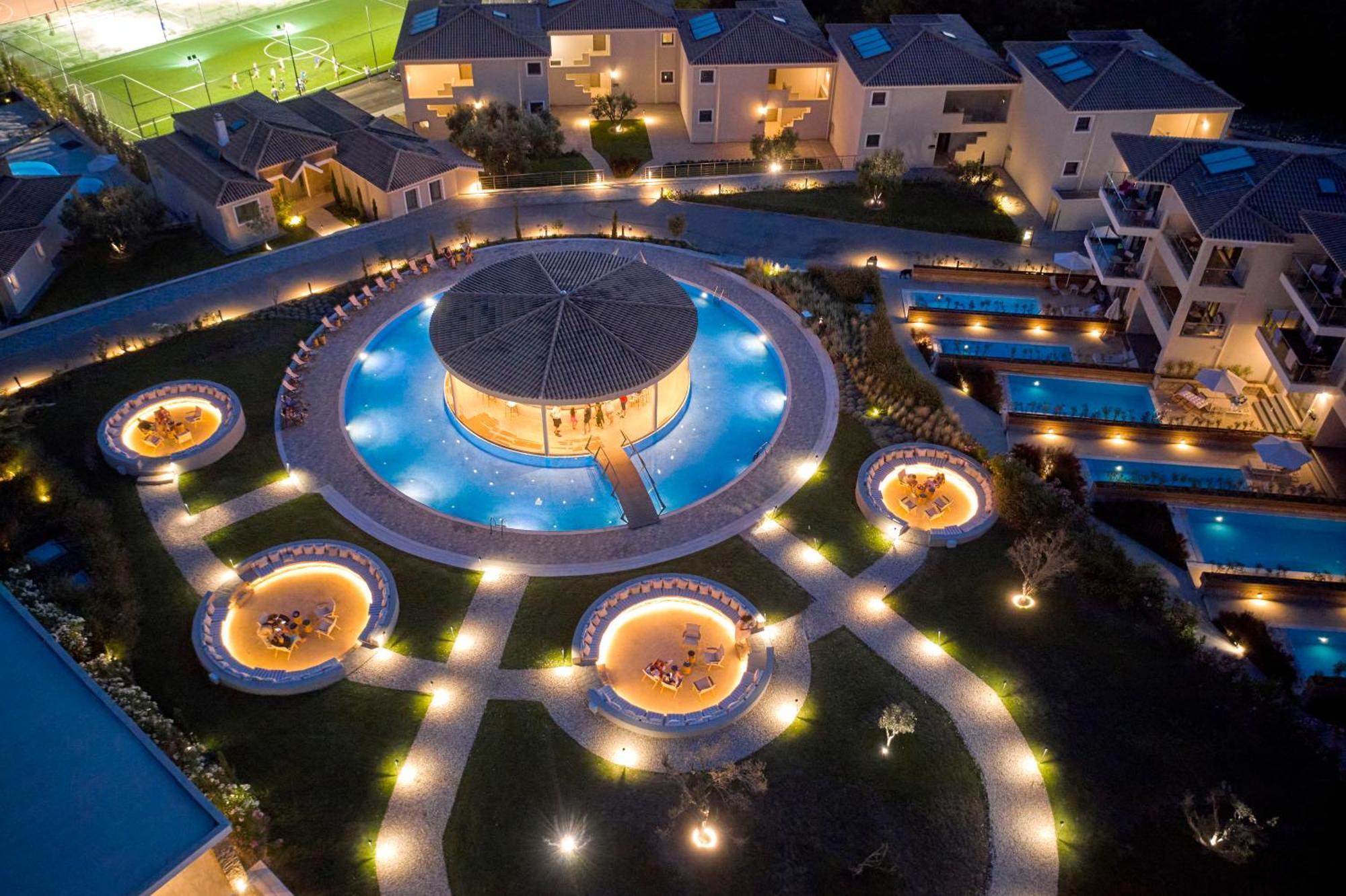 Ajul Luxury Hotel & Spa Resort, A Registry Collection Hotel อาเกีย ปาราสเควิ ภายนอก รูปภาพ