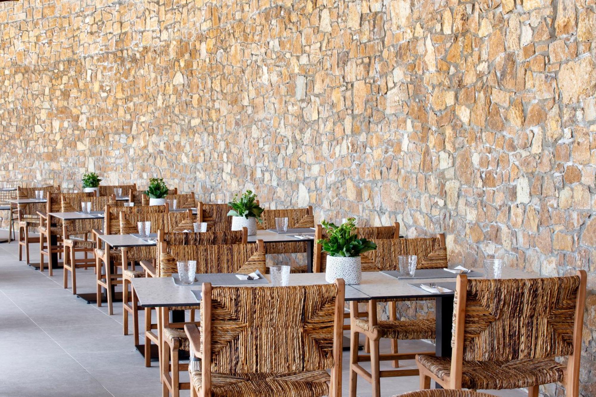 Ajul Luxury Hotel & Spa Resort, A Registry Collection Hotel อาเกีย ปาราสเควิ ภายนอก รูปภาพ